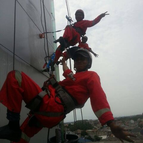 Cuci kaca gedung Kejaksaan Agung RI gambar 03
