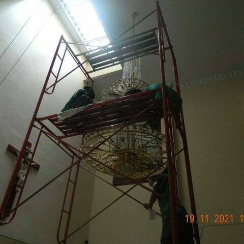 Cuci lampu kristal rumah gambar 02