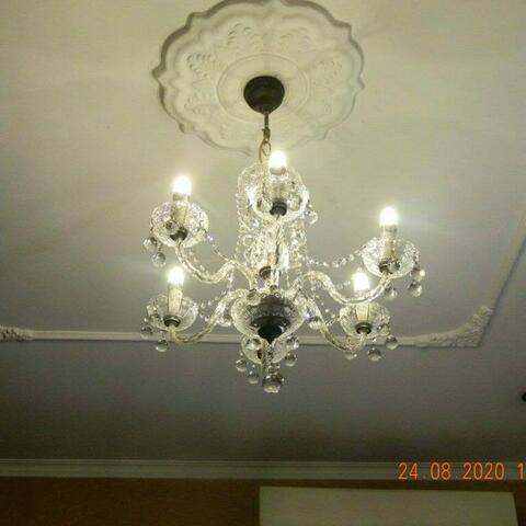 Cuci lampu kristal ibu Ayu gambar 01
