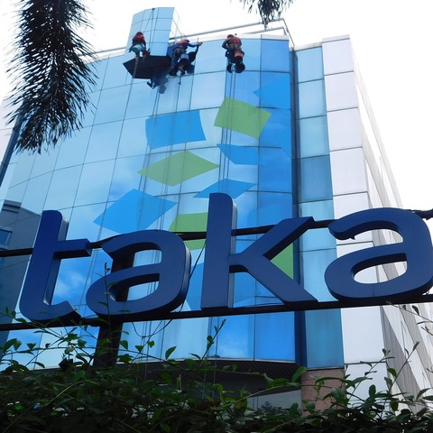 cuci kaca gedung asuransi takaful gambar 08