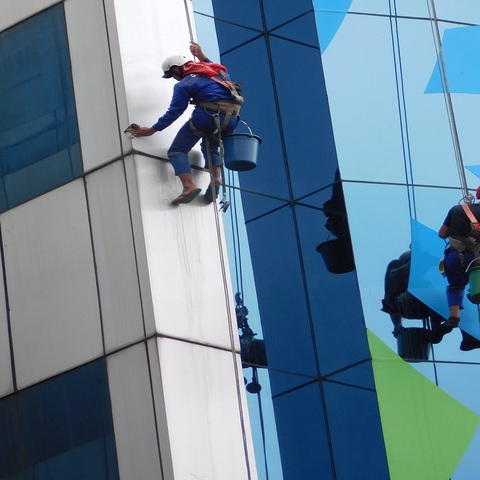 cuci kaca gedung asuransi takaful gambar 06